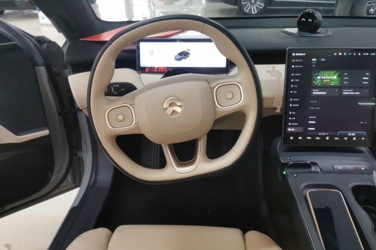 Used Nio ET5 2022 75 kWh Steering Wheel