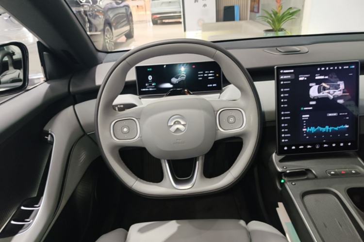 Used Nio ET5 2022 100 kWh Steering Wheel