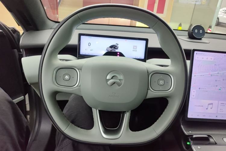 Used Nio ET5 2022 75 kWh Steering Wheel