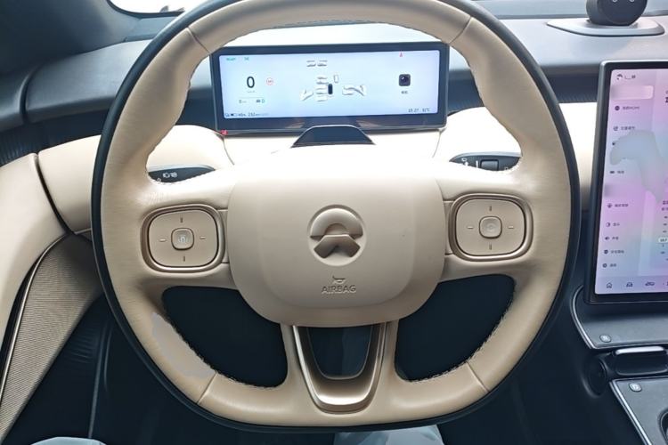 Used Nio ET5 2022 75 kWh Steering Wheel
