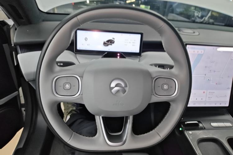 Used Nio ET5 2022 75 kWh Steering Wheel