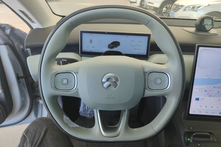 Used Nio ET5 2022 75 kWh Steering Wheel