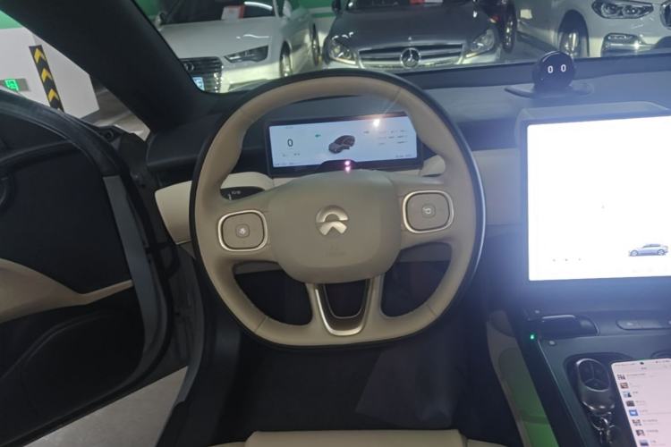 Used Nio ET5 2022 75 kWh Steering Wheel