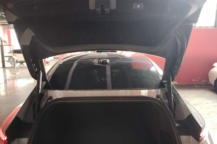 Used Nio ET5 2022 75 kWh Trunk