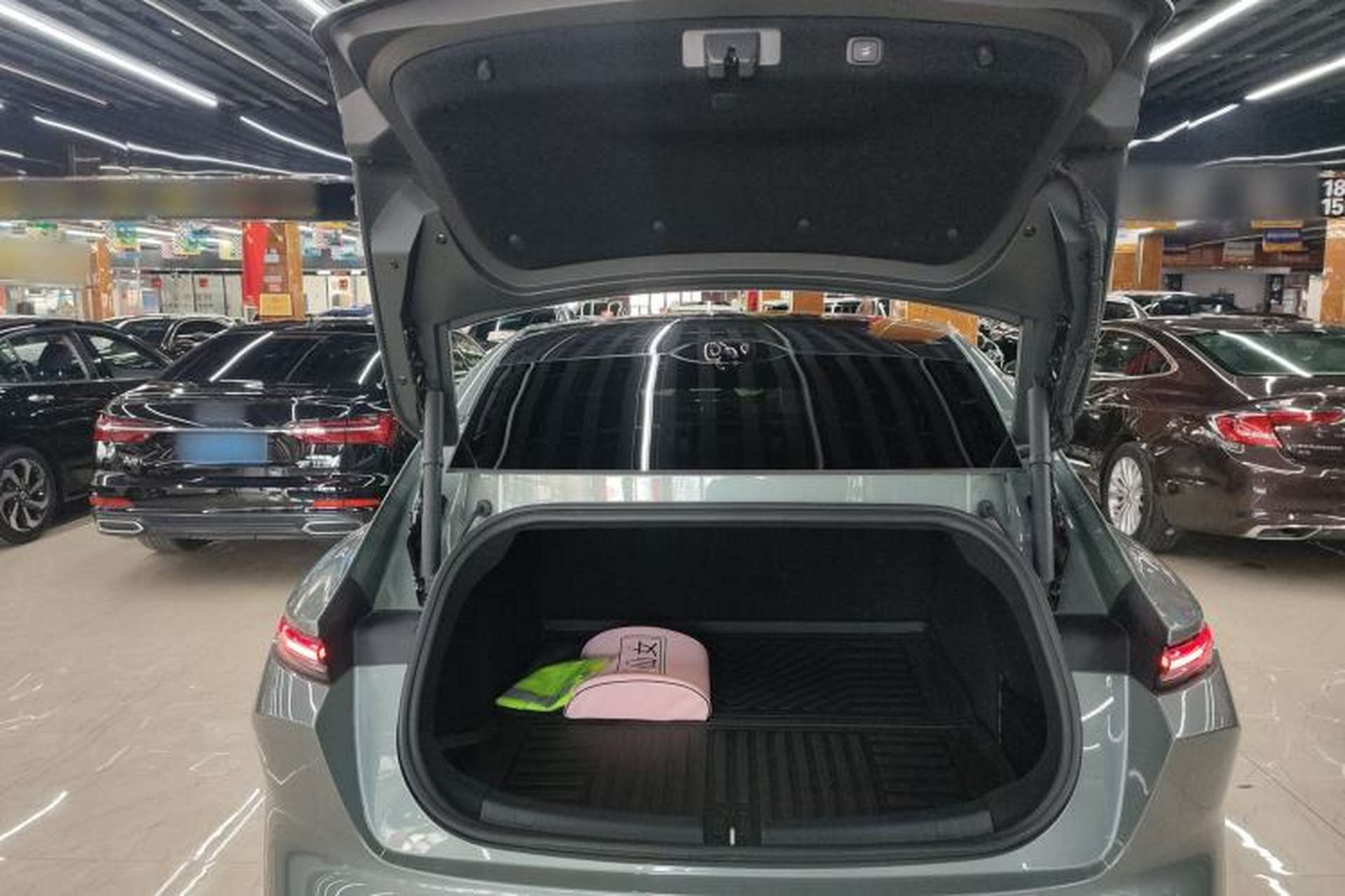 Used Nio ET5 2022 75 kWh Trunk