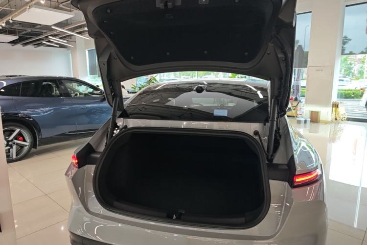 Used Nio ET5 2022 75 kWh Trunk
