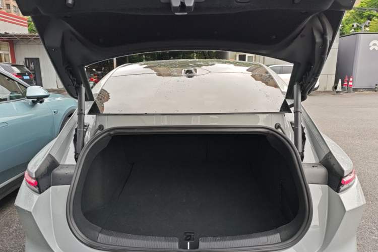 Used Nio ET5 2022 75 kWh Trunk