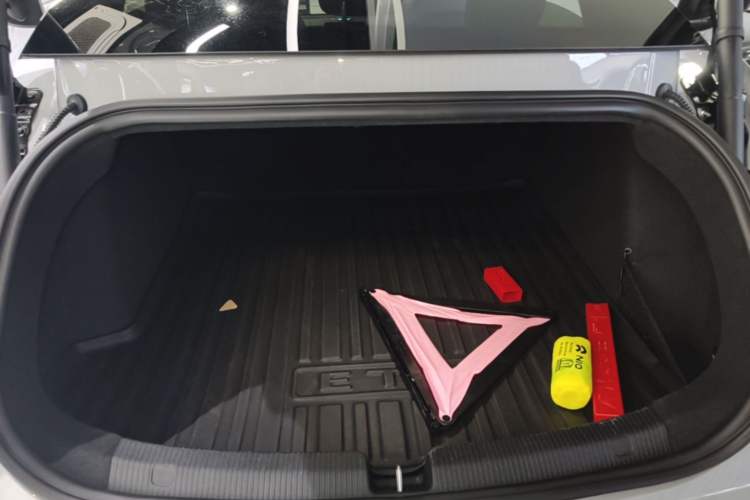 Used Nio ET5 2022 100 kWh Trunk