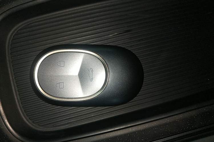 Used Nio ET5 2022 75 kWh Vehicle Key