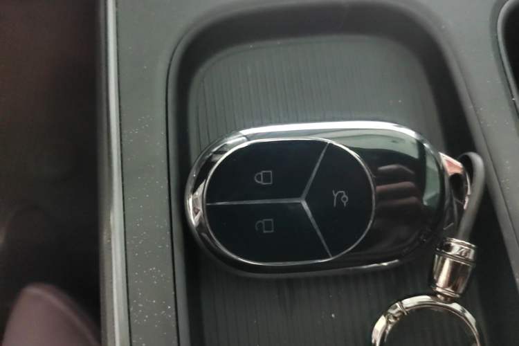 Used Nio ET5 2022 75 kWh Vehicle Key