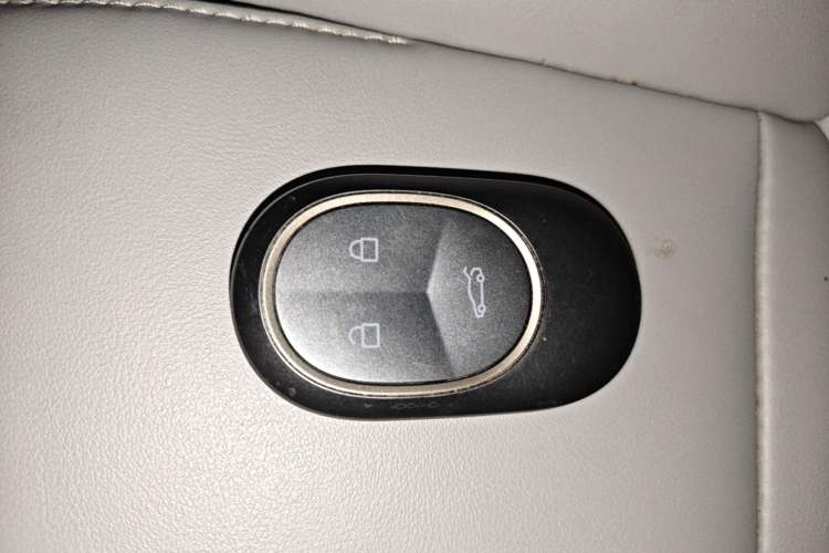 Used Nio ET5 2022 75 kWh Vehicle Key