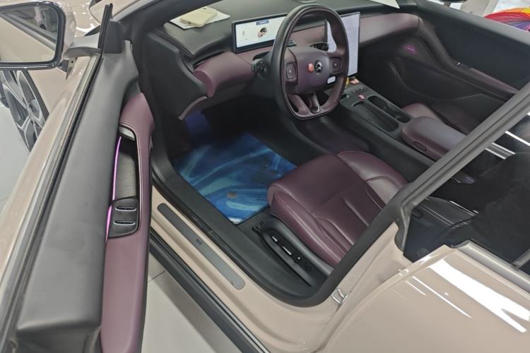 Used Nio ET5 2022 75 kWh Driver Seat