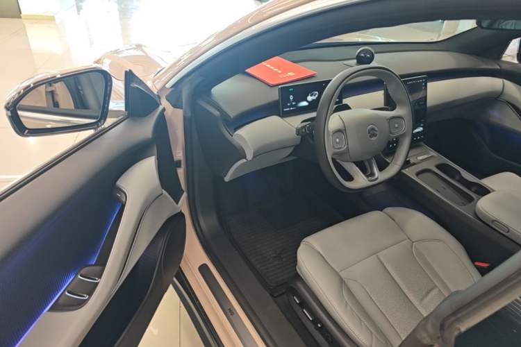 Used Nio ET5 2022 75 kWh Driver Seat
