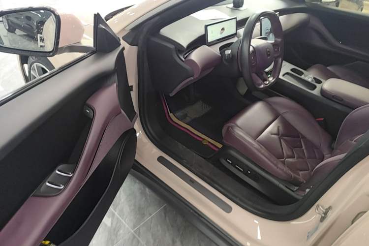 Used Nio ET5 2022 75 kWh Driver Seat