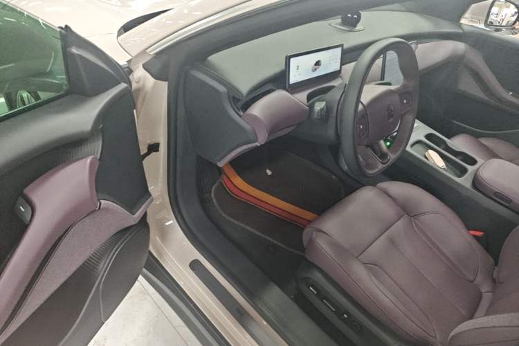 Used Nio ET5 2022 75 kWh Driver Seat