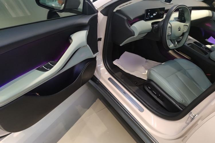 Used Nio ET5 2022 75 kWh Driver Seat