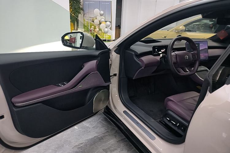 Used Nio ET5 2022 75 kWh Driver Seat