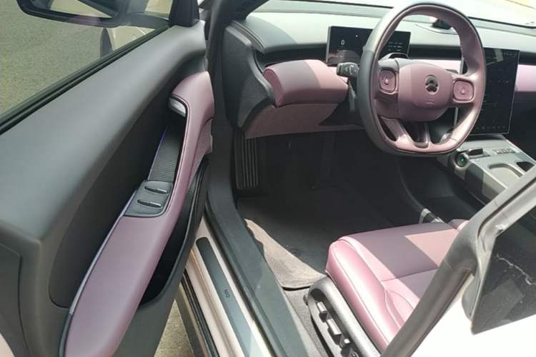 Used Nio ET5 2022 75 kWh Driver Seat