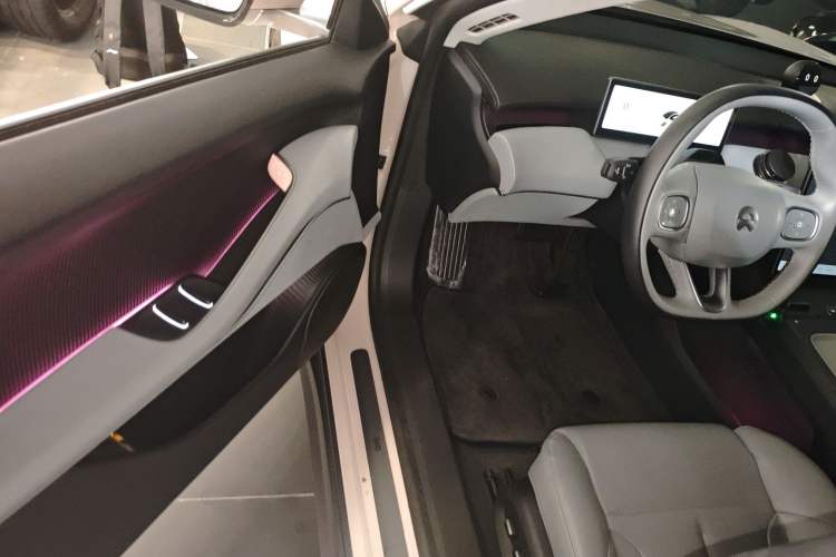 Used Nio ET5 2022 75 kWh Driver Seat