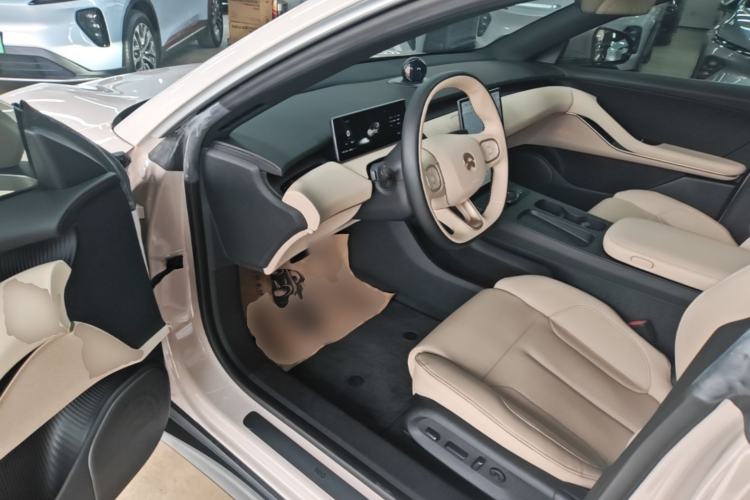 Used Nio ET5 2022 75 kWh Driver Seat