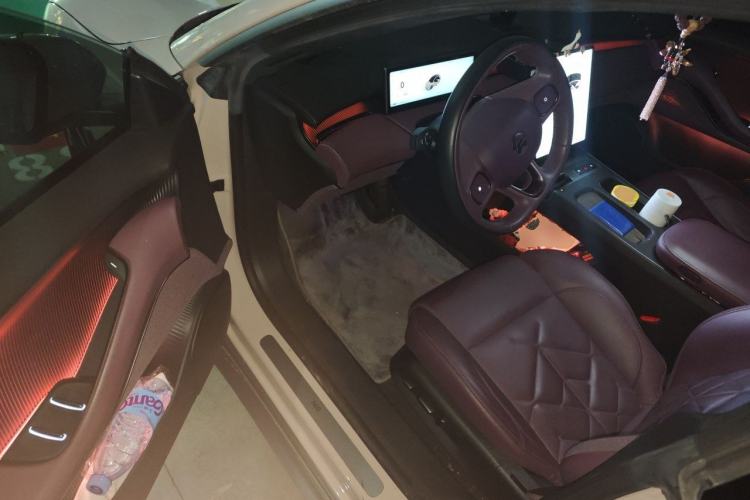 Used Nio ET5 2022 100 kWh Driver Seat