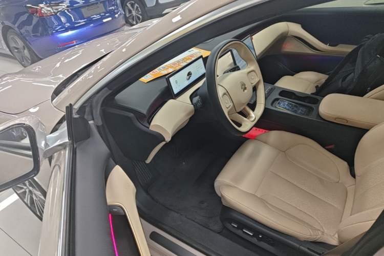 Used Nio ET5 2022 75 kWh Driver Seat