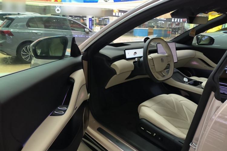 Used Nio ET5 2022 75 kWh Driver Seat
