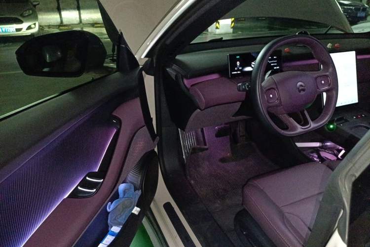 Used Nio ET5 2022 75 kWh Driver Seat