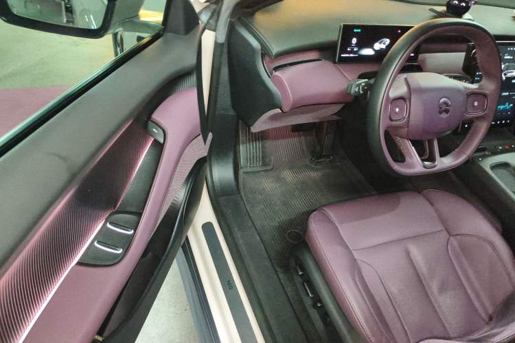 Used Nio ET5 2022 75 kWh Driver Seat