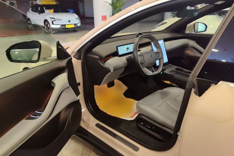 Used Nio ET5 2022 75 kWh Driver Seat
