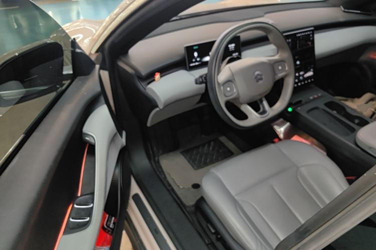Used Nio ET5 2022 75 kWh Driver Seat