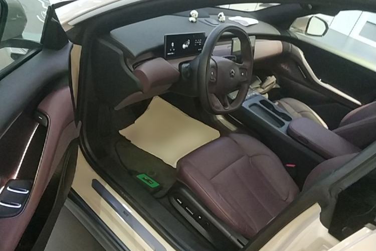 Used Nio ET5 2022 75 kWh Driver Seat