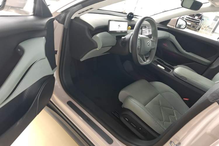 Used Nio ET5 2022 75 kWh Driver Seat