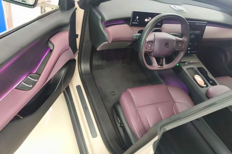Used Nio ET5 2022 75 kWh Driver Seat