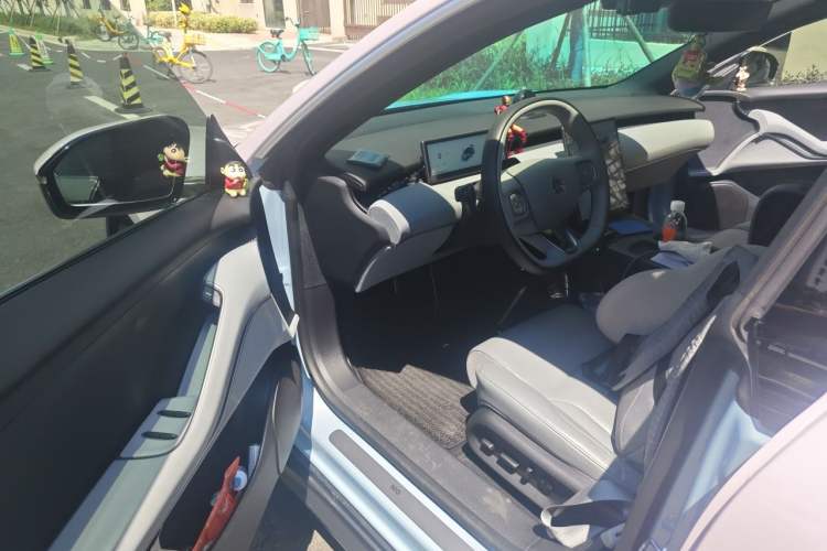 Used Nio ET5 2022 75 kWh Driver Seat