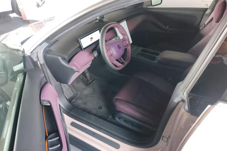 Used Nio ET5 2022 75 kWh Driver Seat