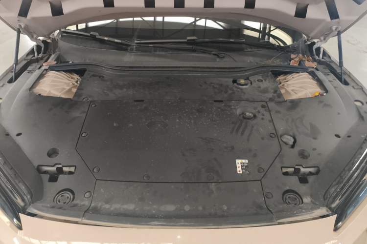 Used Nio ET5 2022 75 kWh Engine Bay