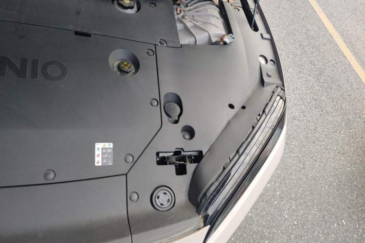 Used Nio ET5 2022 75 kWh Engine Bay Left