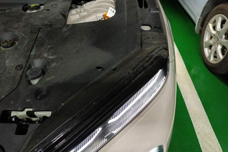 Used Nio ET5 2022 75 kWh Engine Bay Left