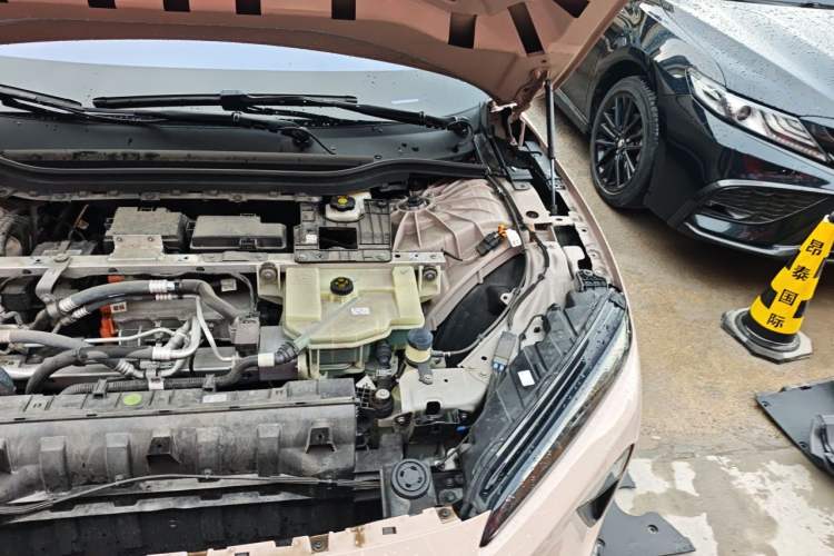 Used Nio ET5 2022 75 kWh Engine Bay Left