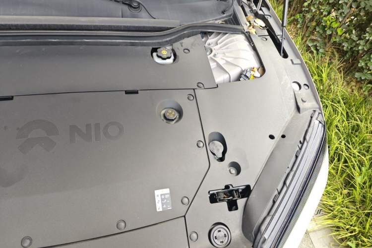 Used Nio ET5 2022 75 kWh Engine Bay Left
