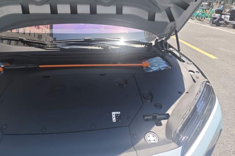 Used Nio ET5 2022 75 kWh Engine Bay Left