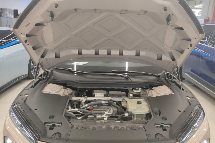 Used Nio ET5 2022 75 kWh Engine Bay