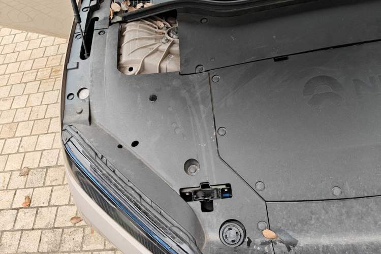 Used Nio ET5 2022 75 kWh Engine Bay Right