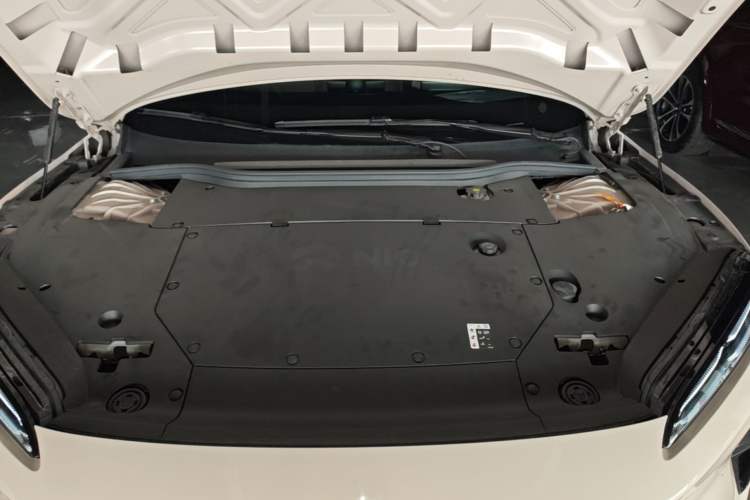 Used Nio ET5 2022 75 kWh Engine Bay