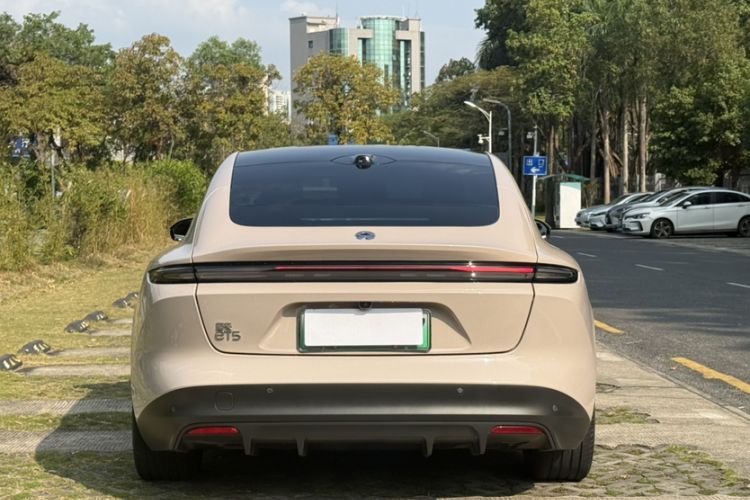 Used Nio ET5 2022 75 kWh Exterior 1