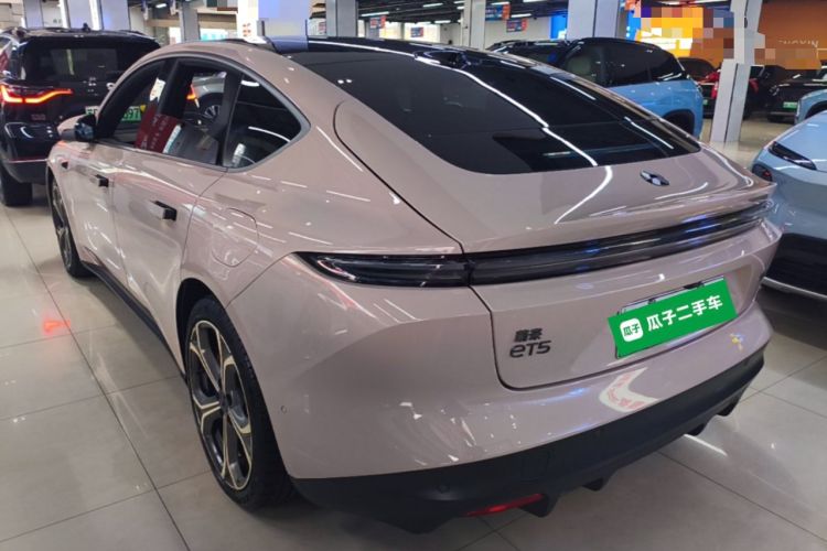 Used Nio ET5 2022 75 kWh Exterior 2