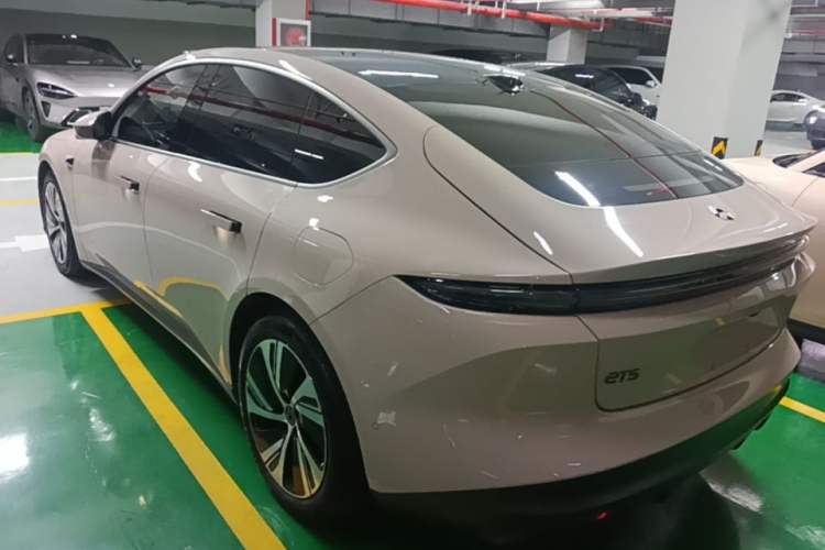 Used Nio ET5 2022 75 kWh Exterior 2