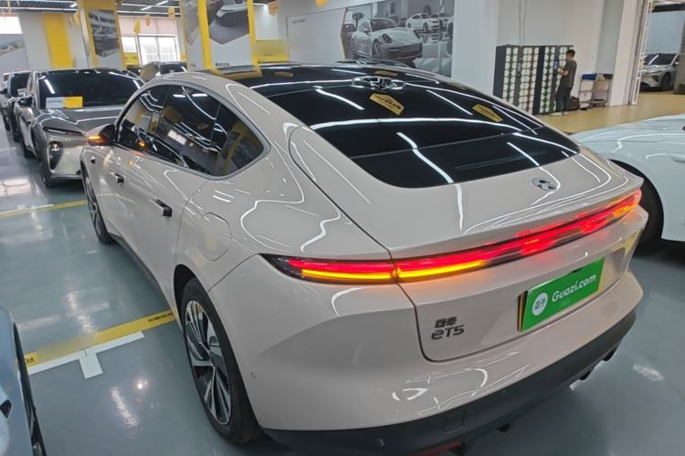 Used Nio ET5 2022 75 kWh Exterior 2