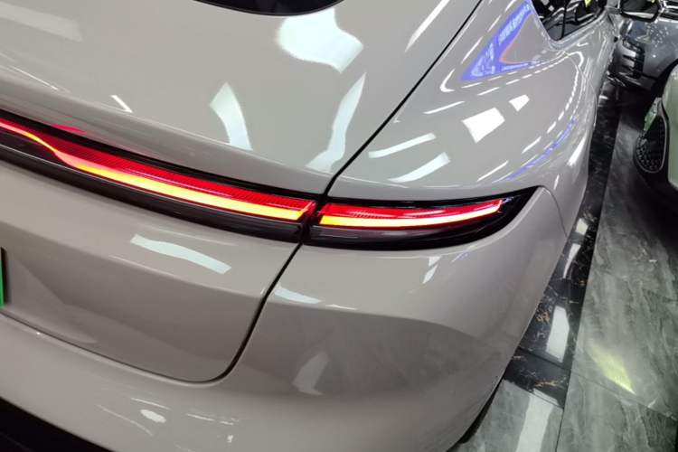 Used Nio ET5 2022 75 kWh Exterior 3